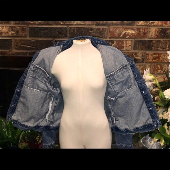 Cabela’s vintage jean jacket - Picture 4 of 4